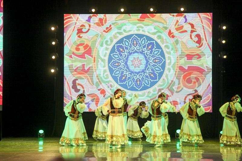 В Первоуральске отметили День народного единства | Первоуральцы отпраздновали День народного единства