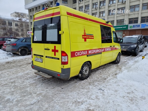 Под Екатеринбургом из окна выпал полуторагодовалый ребенок