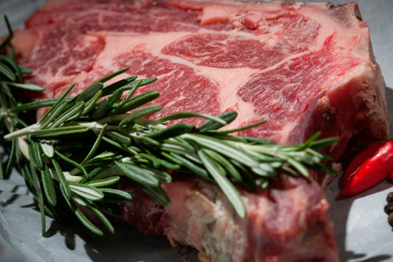 Стейк за час: этот способ разморозки сохраняет мясо сочным Стейк за час: этот способ разморозки сохраняет мясо сочным