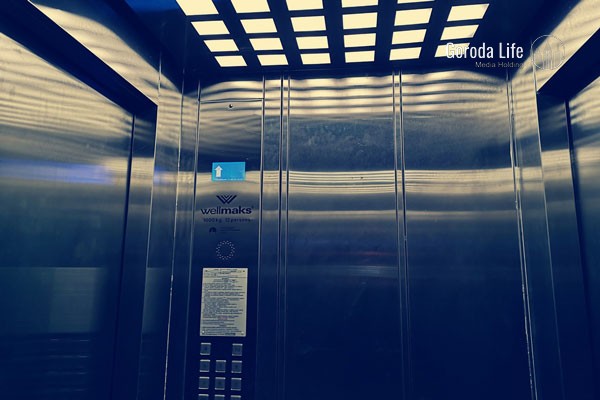 На Урале упал лифт с девушкой внутри 