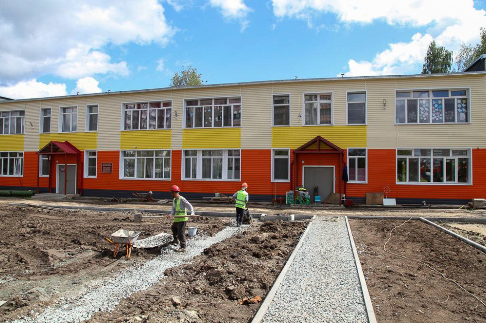 В Первоуральске ремонтируют социальные объекты | На Урале продолжают ремонт образовательных учреждений В Первоуральске ремонтируют социальные объекты | На Урале продолжают ремонт образовательных учреждений