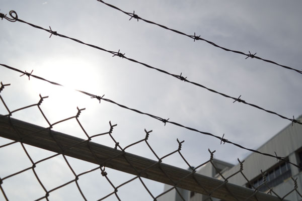 Свердловские ИВС отдают под содержание мигрантов | В Свердловские ИВС вместо подозреваемых сажают мигрантов