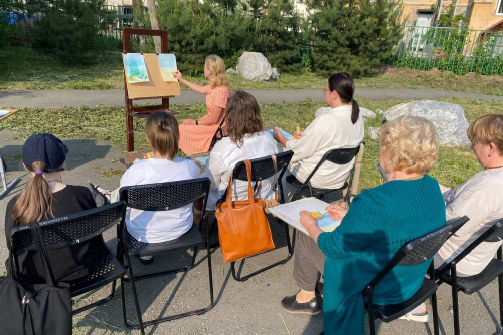 В Первоуральске прошел яркий и вдохновляющий пленэр, где собрались любители живописи  | Для жителей Урала талантливые педагоги провели мастер-классы  по живописи