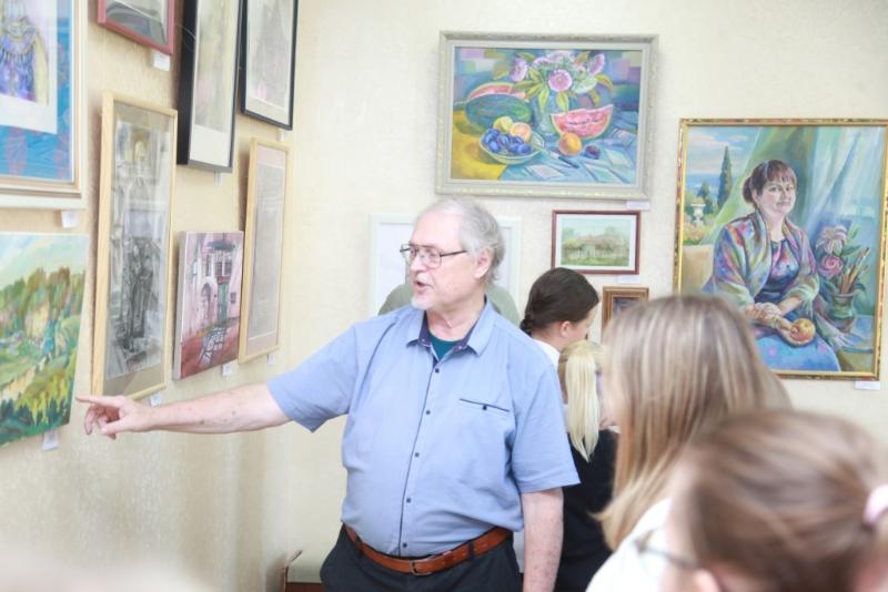 В Первоуральске отрылась выставка творческих работ | В Свердловской области открылась экспозиция работ педагогов-художников