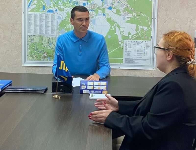 Депутат Хаймин рассказал, как помогает первоуральцам решать жилищные и социальные проблемы   | В Первоуральске депутат Дмитрий Хаймин решил проблемы местных жителей