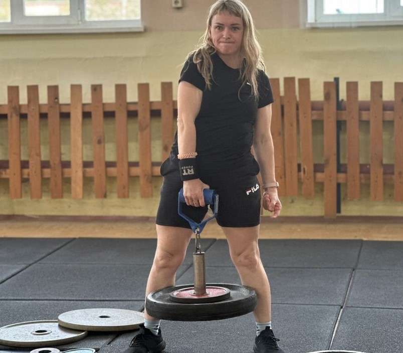 Первоуральцы показали себя на соревнованиях по армлифтингу, приуроченных к 80-летию Победы | В Первоуральске состоялись соревнования по армлифтингу  