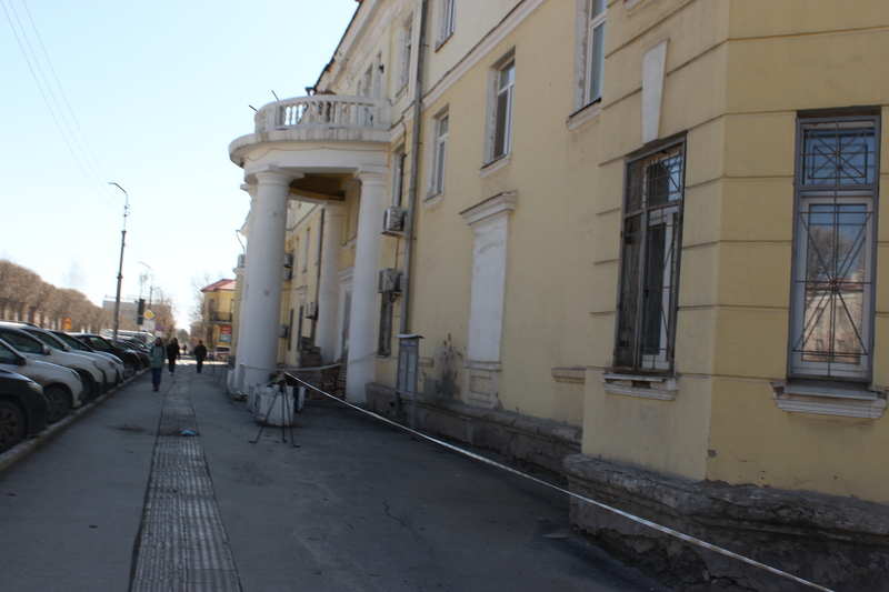 Полиция Первоуральска разыскивает вора строительных инструментов из Слободы | В поселке под Первоуральском разыскивают вора строительных инструментов