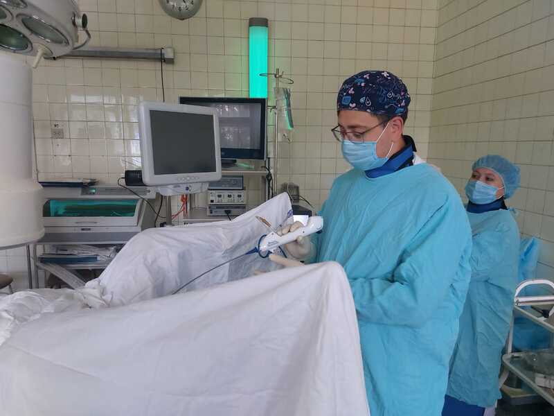 Первоуральская городская больница получила современное оборудование для урологии | Первоуральская больница приобрела аппарат для безразрезного удаления камней в почках