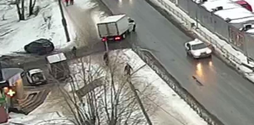 В Первоуральске «ГАЗель» переехала человека | Пешехода из Первоуральска сбила «ГАЗель»