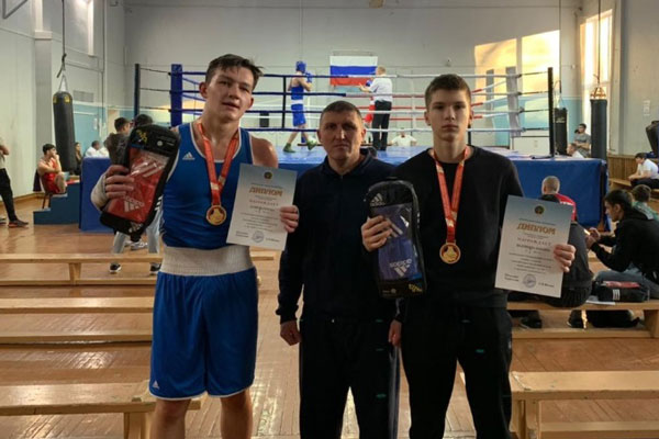 Первоуральские боксёры стали лучшими в Свердловской области