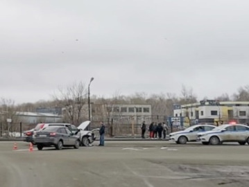 ГИБДД устанавливает обстоятельства ДТП на проспекте Ильича