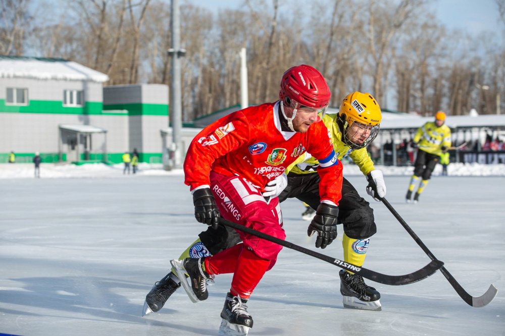 Капитан первоуральской хоккейной команды вошел в тройку лучших бомбардиров клуба за всю историю | Уральский хоккеист вошел в тройку лучших бомбардиров первоуральского клуба