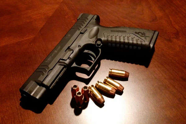 На Среднем Урале охранник банка покончил с собой на работе. Его подозревали в изнасиловании