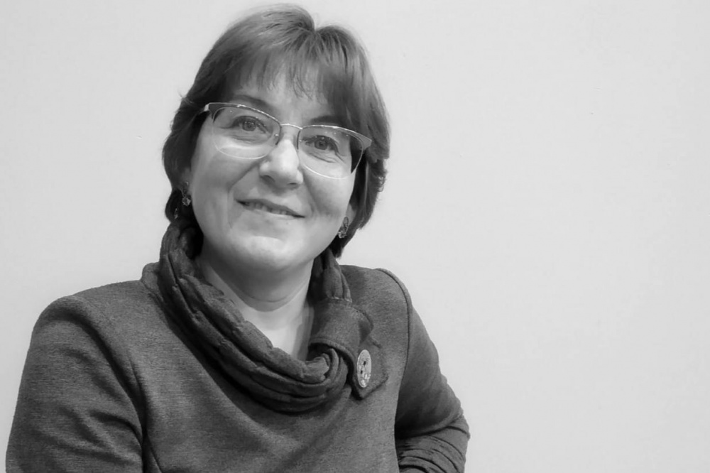 Женщину, проработавшую более 30 лет в школе под Первоуральском, убило упавшим с крыши снегом | Учительница с Урала погибла из-за упавшего с крыши снега