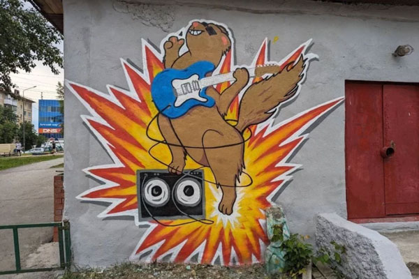 В Первоуральске мэр разрешил школьникам рисовать граффити