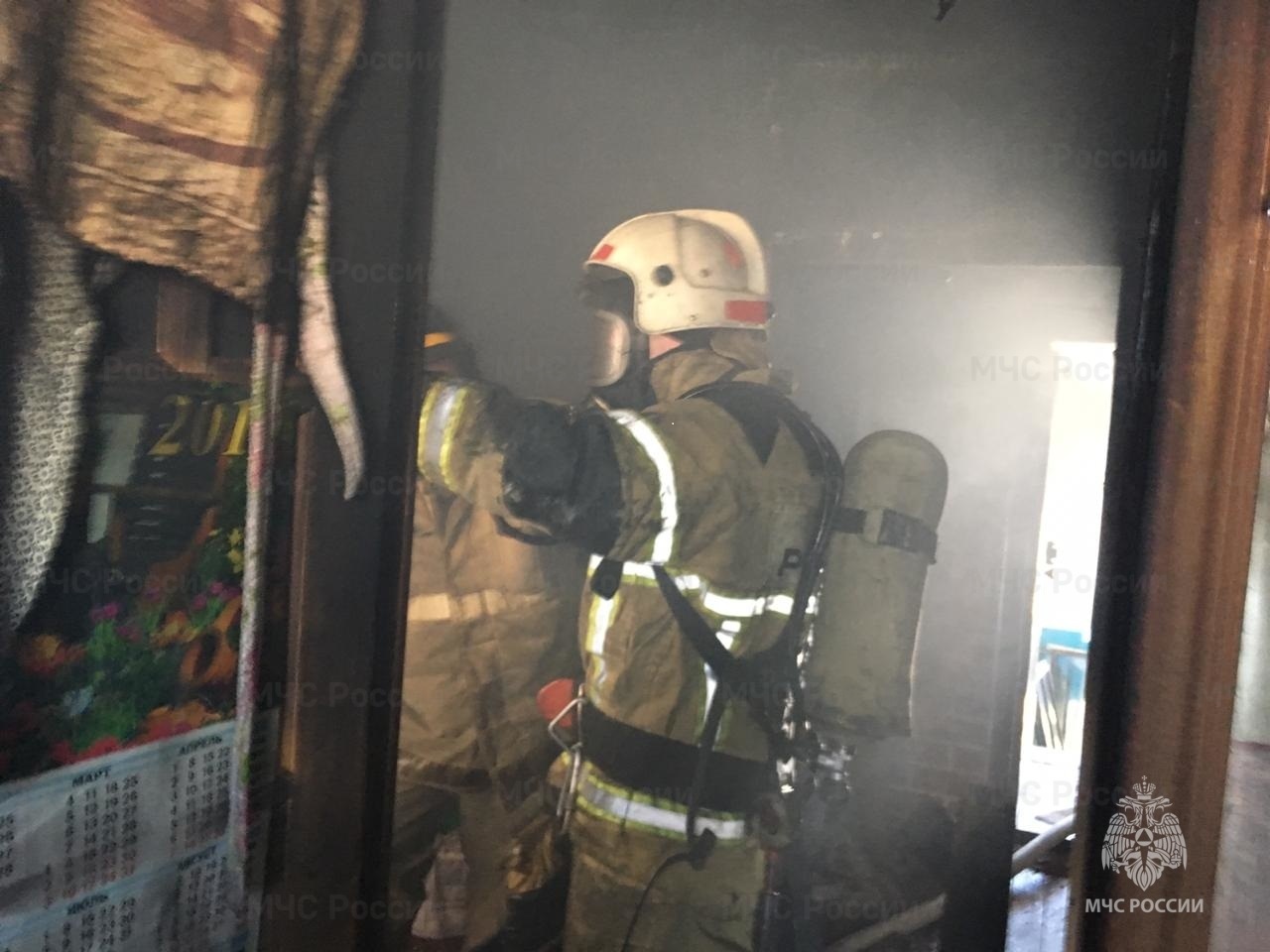 В Первоуральске людей эвакуировали из-за пожара В Первоуральске людей эвакуировали из-за пожара