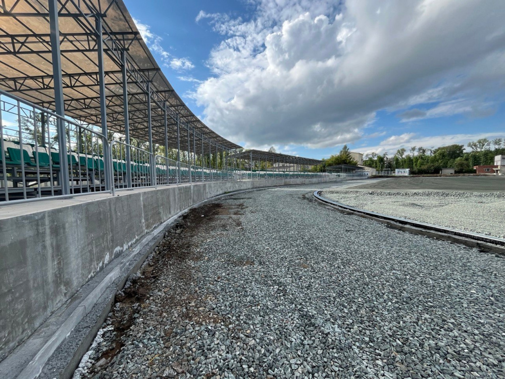 В Первоуральске появится футбольное поле, соответствующее требованиям FIFA | На Урале обустроят современное поле с качеством покрытия как у FIFA