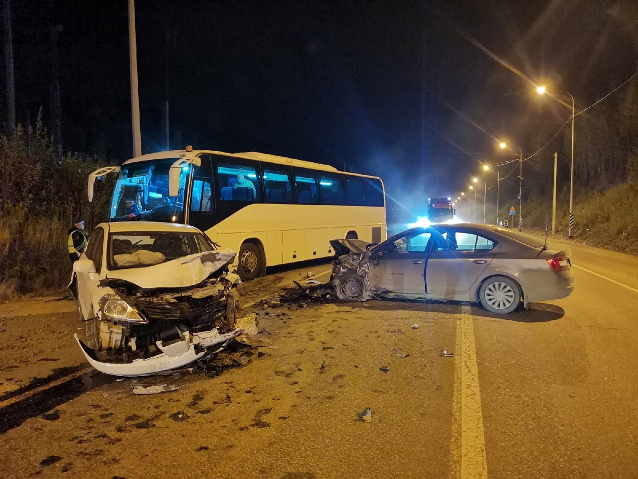 ГИБДД Первоуральска устанавливает обстоятельства ДТП на трассе Пермь-Екатеринбург ГИБДД Первоуральска устанавливает обстоятельства ДТП на трассе Пермь-Екатеринбург