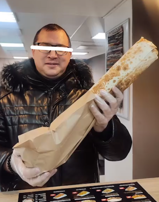 Гигантская полуметровая шаурма теперь доступна в Екатеринбурге