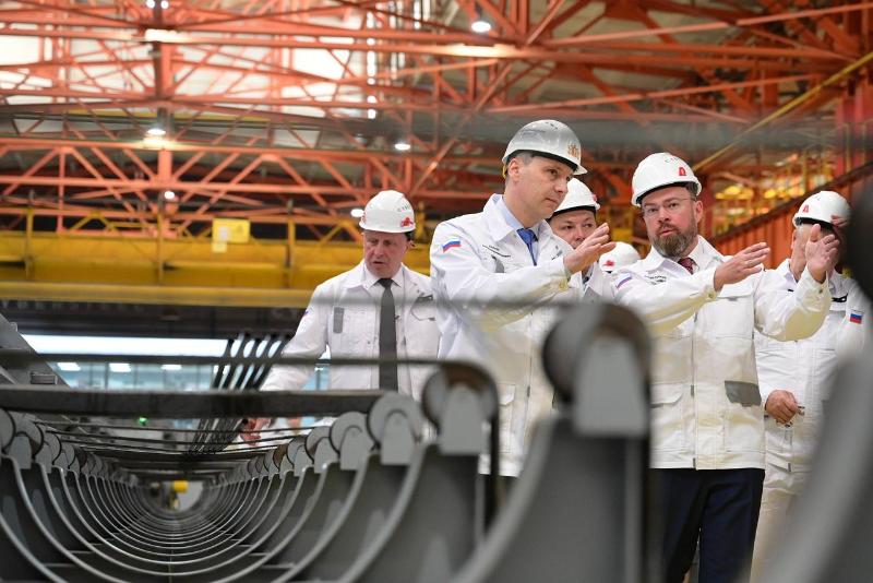 Паслер запустил новое производство в Первоуральске на «Киберстали» за 12 миллиардов рублей | Денис Паслер посетил предприятие в Первоуральске Паслер запустил новое производство в Первоуральске на «Киберстали» за 12 миллиардов рублей | Денис Паслер посетил предприятие в Первоуральске