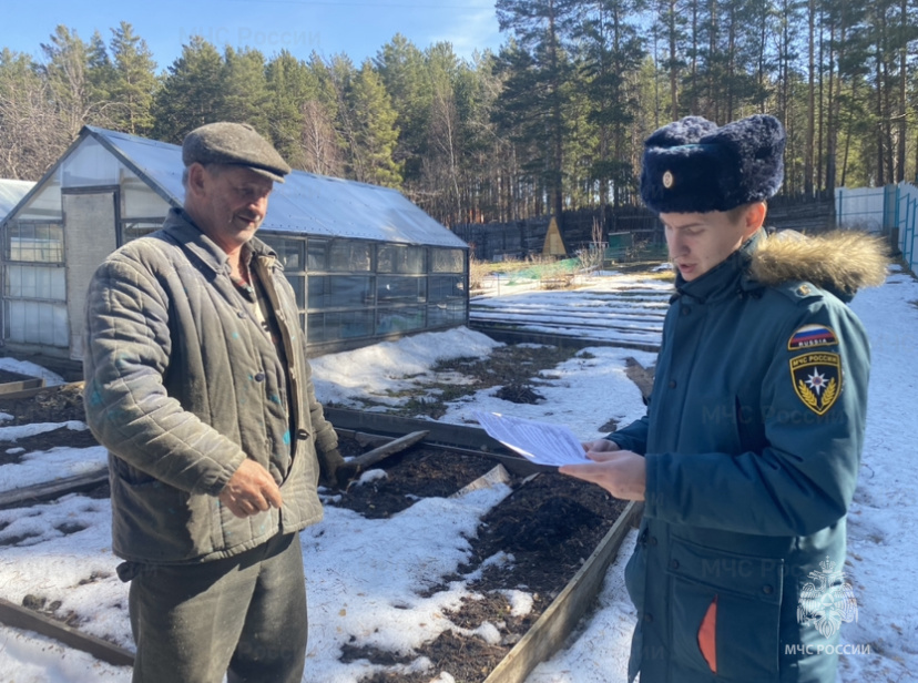 Инспекторы проверили пожарную безопасность коллективного сада в Первоуральске | В Первоуральске инспектора госпожнадзора проверили пожарную безопасность коллективного сада