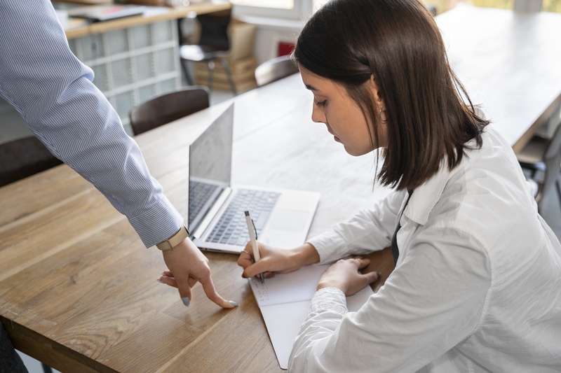 В Свердловской области менеджер по маркетингу может зарабатывать до 255 тысяч рублей в месяц | На Урале возможная зарплата менеджера по маркетингу превысила 250 тысяч рублей