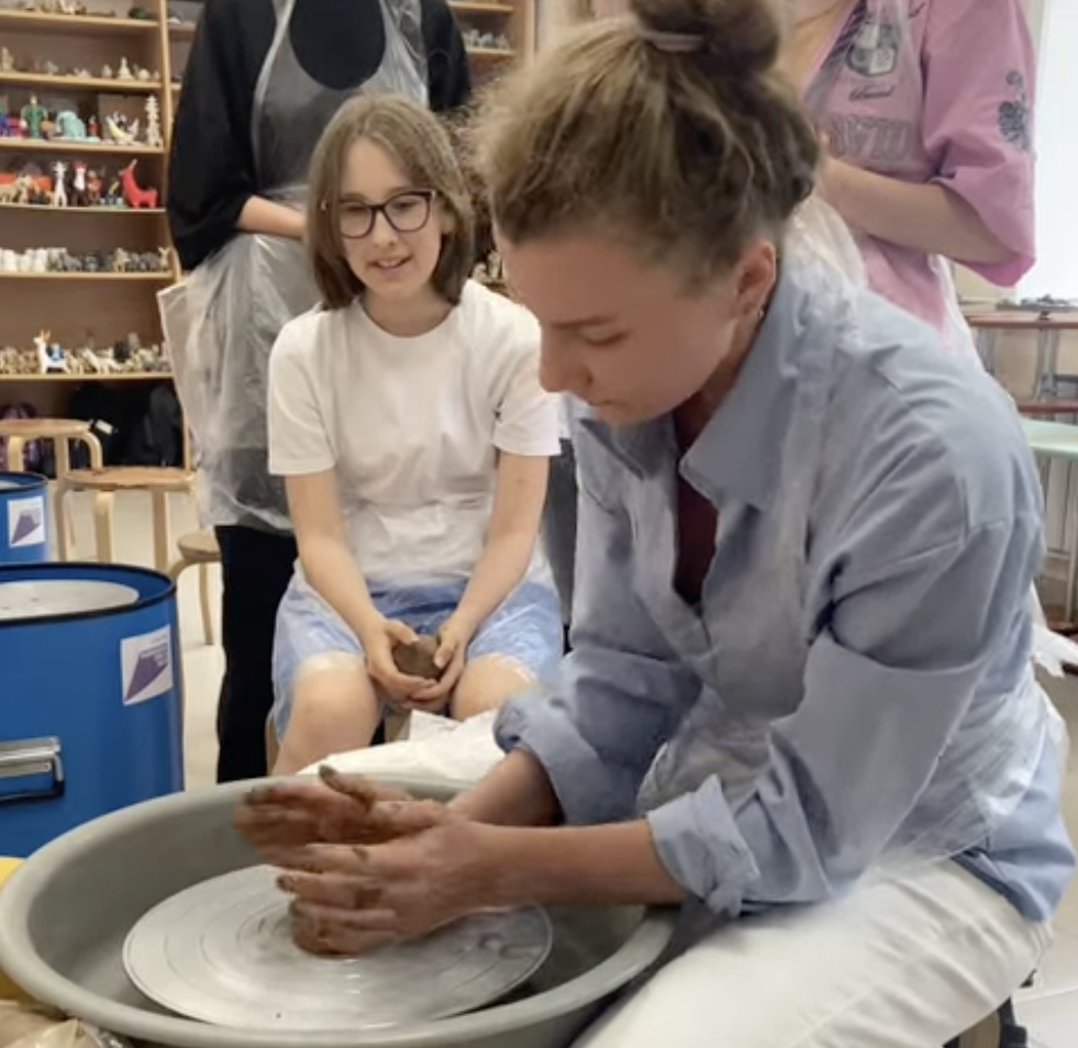 Развитие творческого потенциала детей: Открытие гончарной мастерской в детской художественной школе Первоуральска