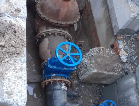 В Первоуральске вновь произошла авария на трубопроводе | В Первоуральском Парке Победы заменят трубопровод В Первоуральске вновь произошла авария на трубопроводе | В Первоуральском Парке Победы заменят трубопровод