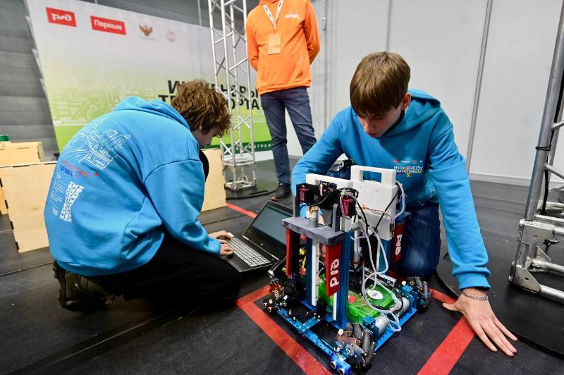 Юные инженеры из Свердловской области презентовали свои инновационные проекты  | В Свердловской области прошла презентация проектов юных инженеров 