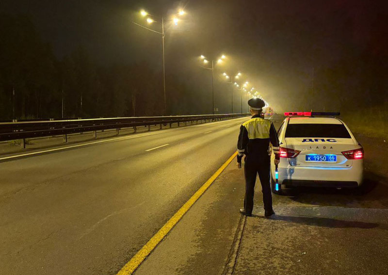 Густой туман парализовал трассу Пермь – Екатеринбург: ГАИ дала советы водителям | ГАИ предупреждает о тумане и опасности на трассе Пермь – Екатеринбург