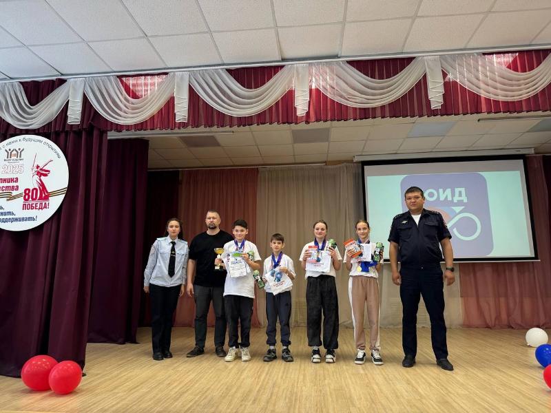 Юные первоуральцы показали свои знания ПДД на конкурсе «Безопасное колесо» | В Первоуральске подвели итоги конкурса «Безопасное колесо»