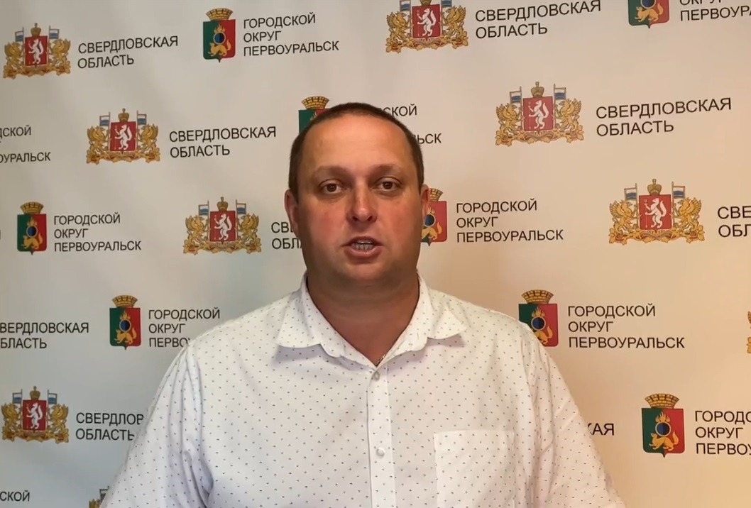 В Первоуральске для избавления от грязной воды промывают водопровод 