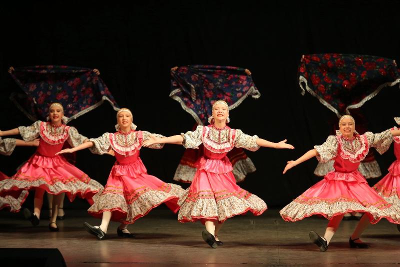 Первоуральские танцовщицы стали лучшими на конкурсе «Слияние культур» | Юные танцовщицы из Первоуральска взяли первое место в международном конкурсе