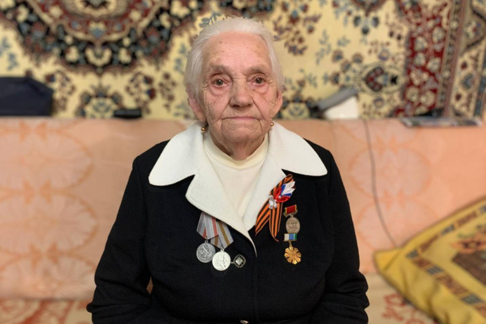 От Освенцима до Урала: бывшая медсестра детской больницы Первоуральска вспомнила детство | Уралочка Роня Семушина вспомнила свое детство, которое прошло в военные годы