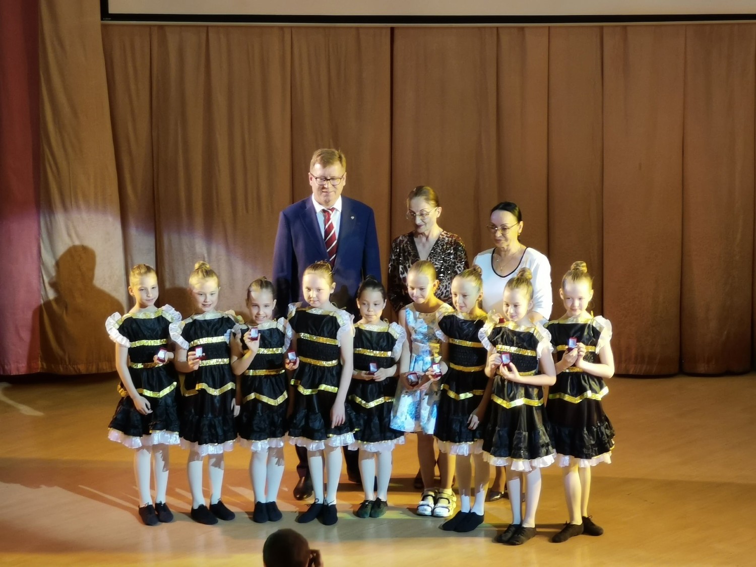 Центр развития детей и молодежи в Первоуральске отметил "Одаренных детей": Поздравления, награды и признание