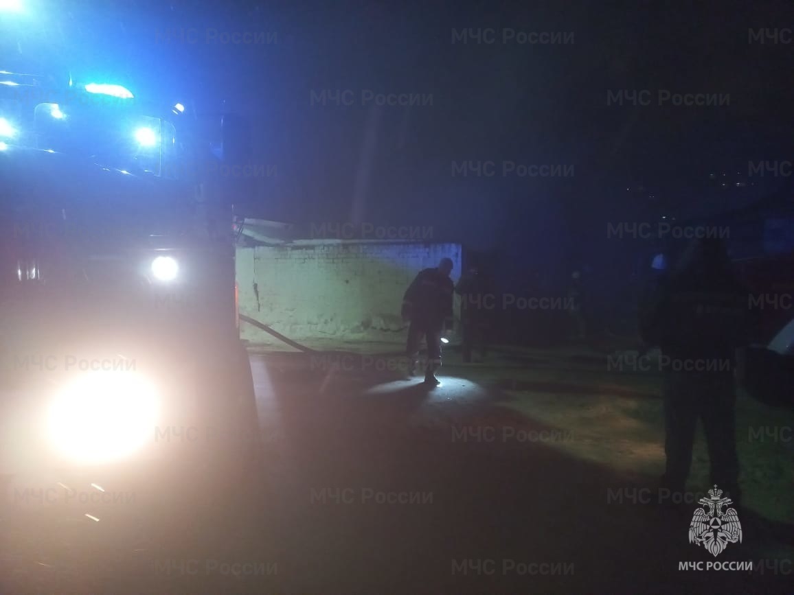 На окраине Первоуральска сгорел жилой дом На окраине Первоуральска сгорел жилой дом